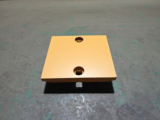 1324715B Cerrojo de estilo gato en los bordes de corte de la cargadora